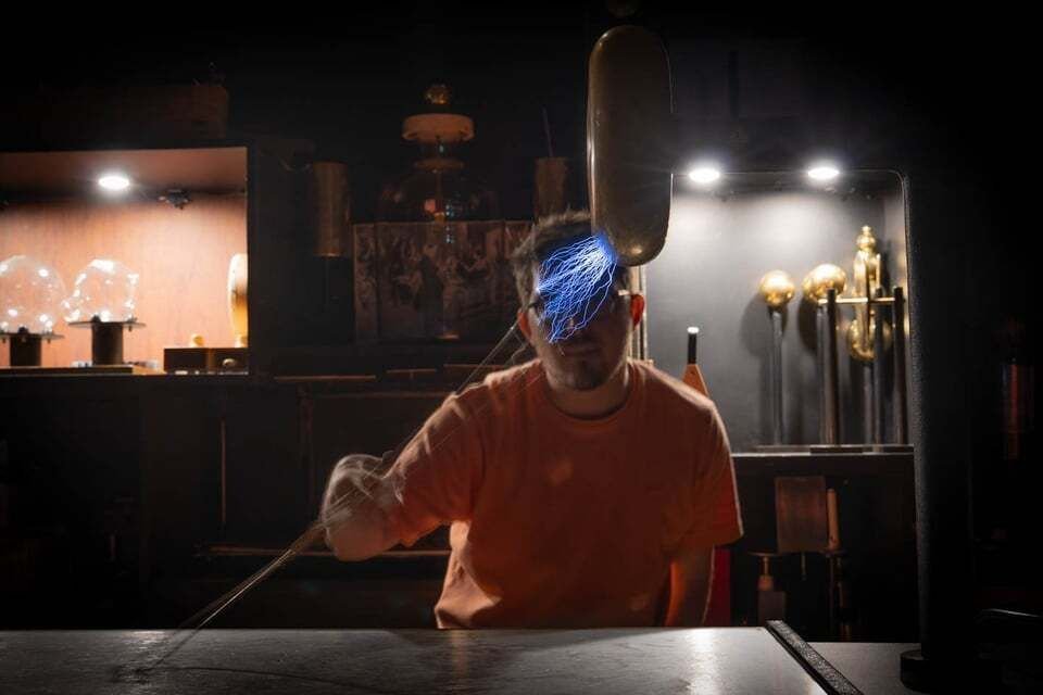 Электростатика: опыты с высоким напряжением